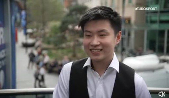 双人床上又疼又叫打扑克