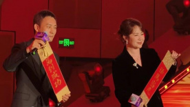 女大学生的精油按摩