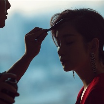 嗯啊h亲女客厅h蛰伏